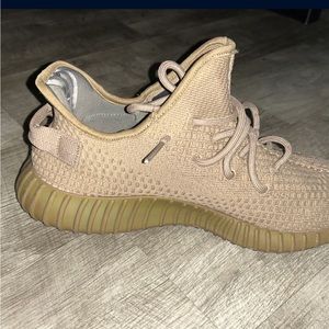 Yeezy v2 down to earth good as new